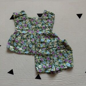 Cat & Jack|Baby girl/toddler two piece matching set,floral top & shorts•size 3T